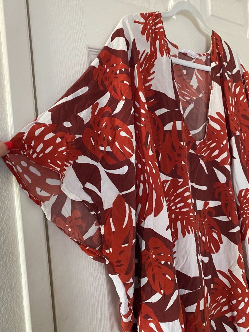 Mikoh | Kawela Bay 100% Silk Caftan in Vintage Tahiti Lehua - Picture 4 of 11